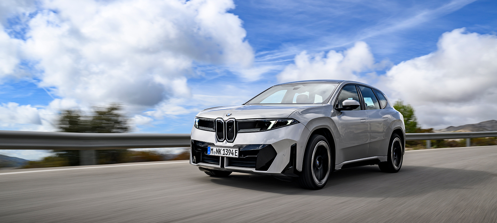 BMW iX3 先行試乗予約受付